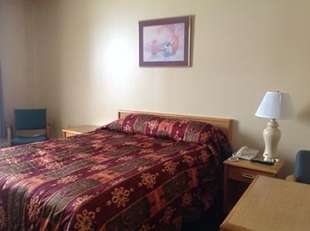 Town And Country Motor Hotel Calgary Bagian luar foto