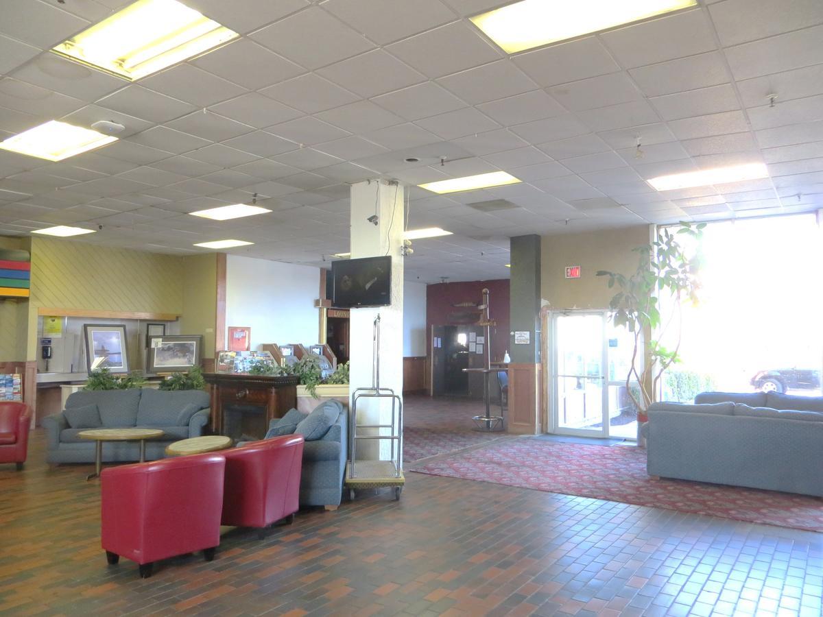 Town And Country Motor Hotel Calgary Bagian luar foto