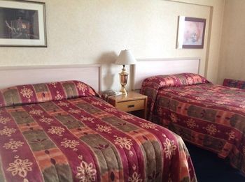 Town And Country Motor Hotel Calgary Bagian luar foto